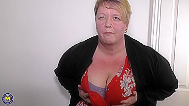 British mature BBW playing with her toys